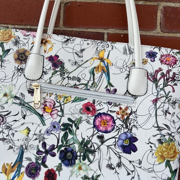 Hello Spring, This colorful flowered  purse is a perfect tote bag - Picture 4 of 6